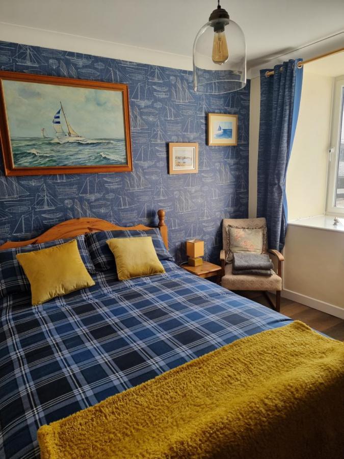 The Hut Wales - A Sea Front Inn Хоулихед Екстериор снимка